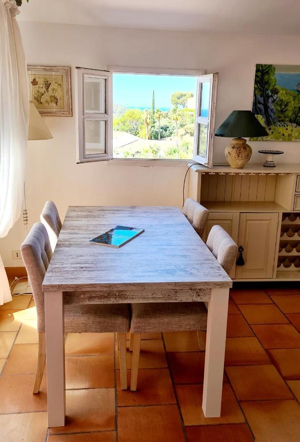 HAMEAU DES AMANDIERS - vue mer, golf et vignes Lejlighed Saint-Cyr-sur-Mer Eksteriør billede