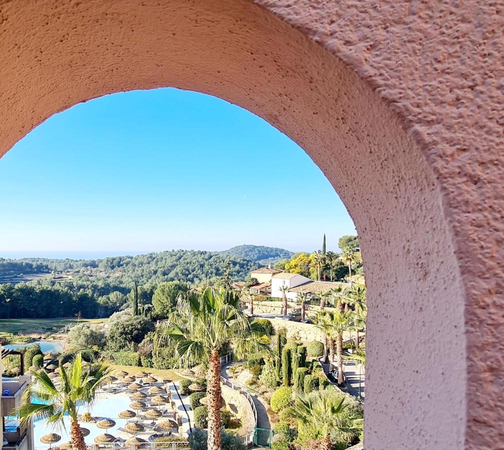 HAMEAU DES AMANDIERS - vue mer, golf et vignes Lejlighed Saint-Cyr-sur-Mer Eksteriør billede